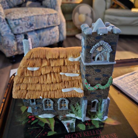 Dickens Village - Ivy Glen Church - Picture 4 of 7